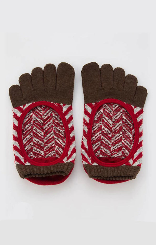 Knitido plus’s Organic Cotton Herringbone Liner Socks in BROWN color