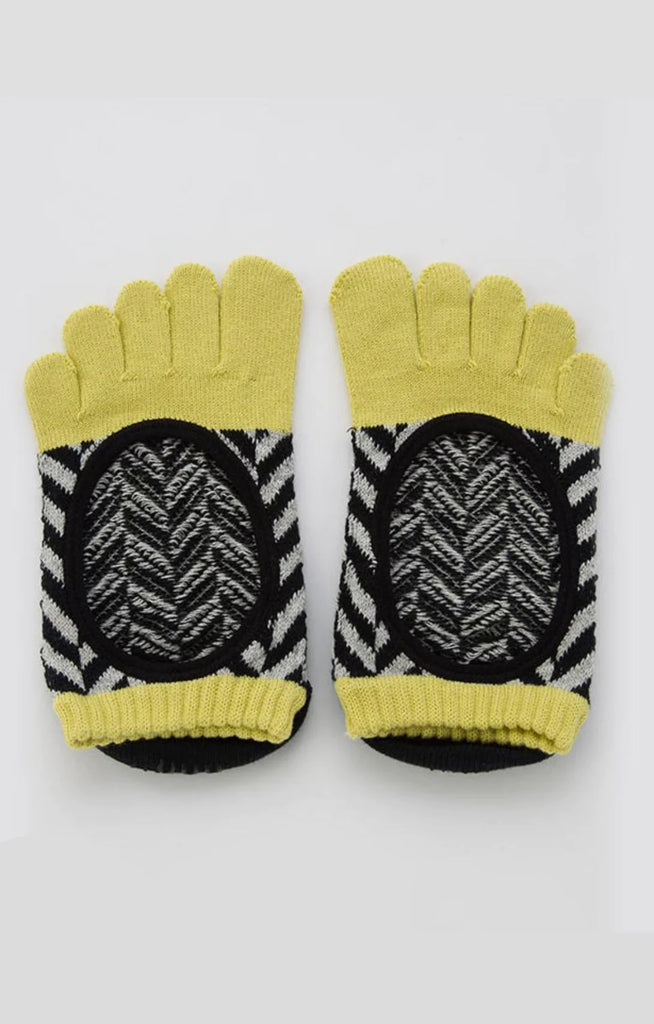 Knitido plus’s Organic Cotton Herringbone Liner Socks in YELLOW color