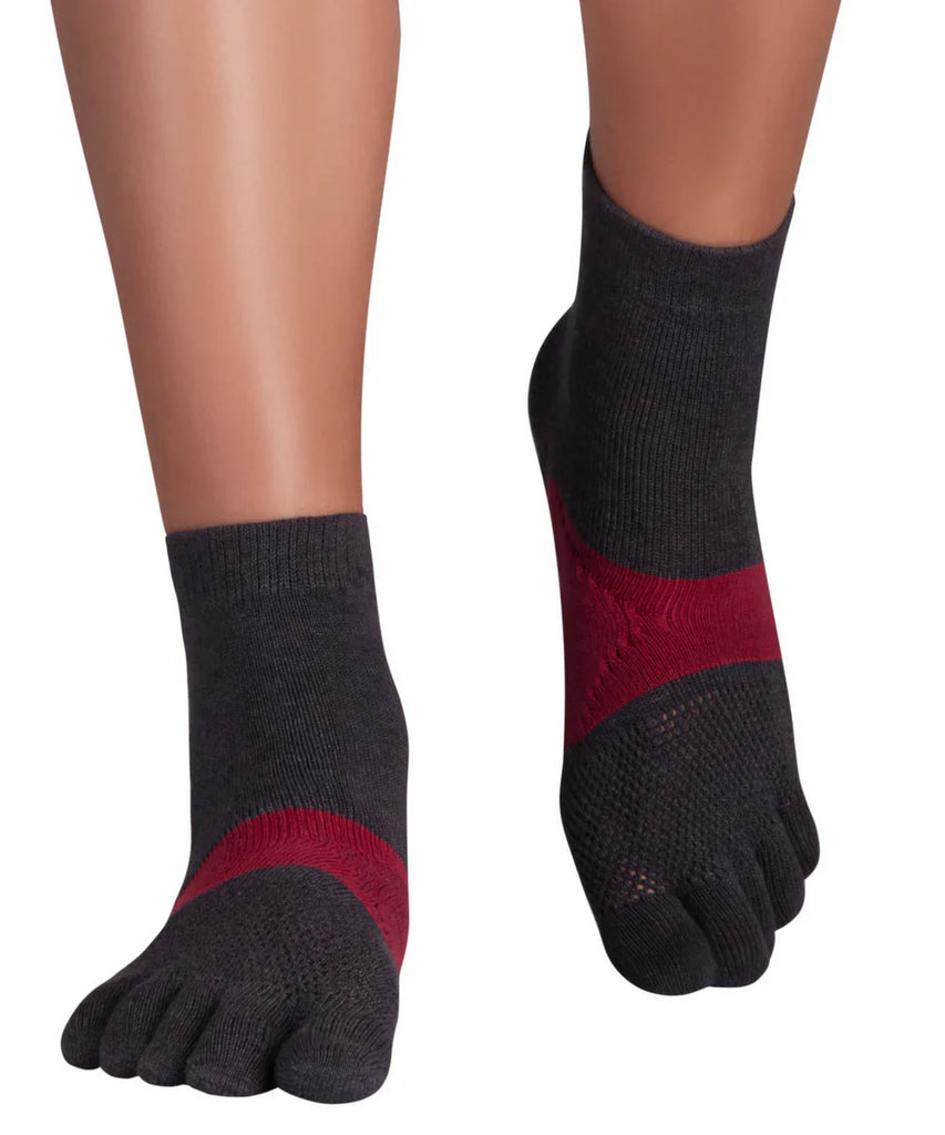 Knitido+ marathon socks in red and grey.