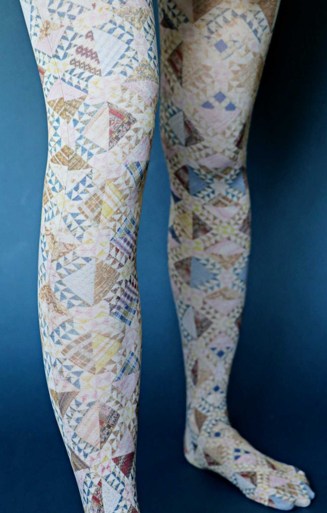 Lady of The Lake Quilt Printed Art Tights