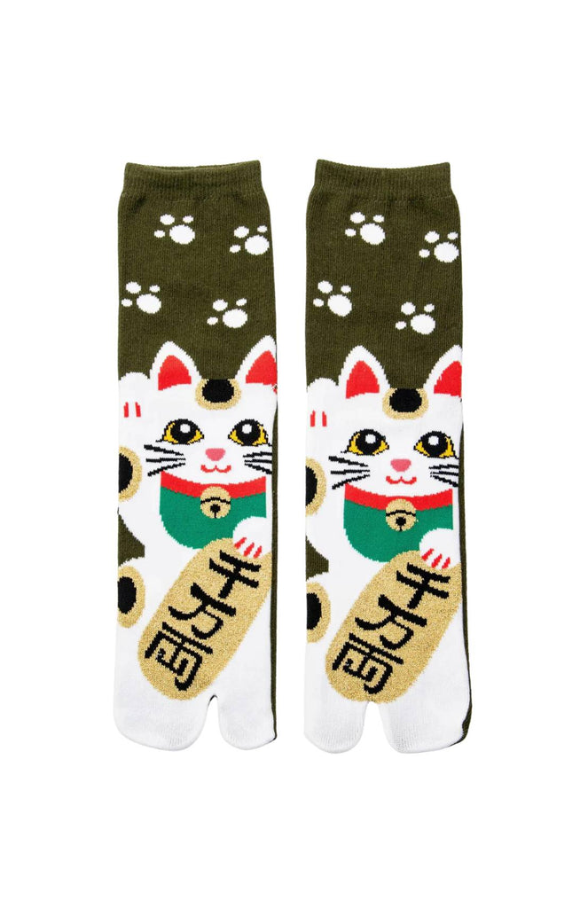 This is a photo of the product name MANEKINEKO TABI TOE SOCKS Olive, which is inspired by NINJA SOCKS's Japanese beckoning cat