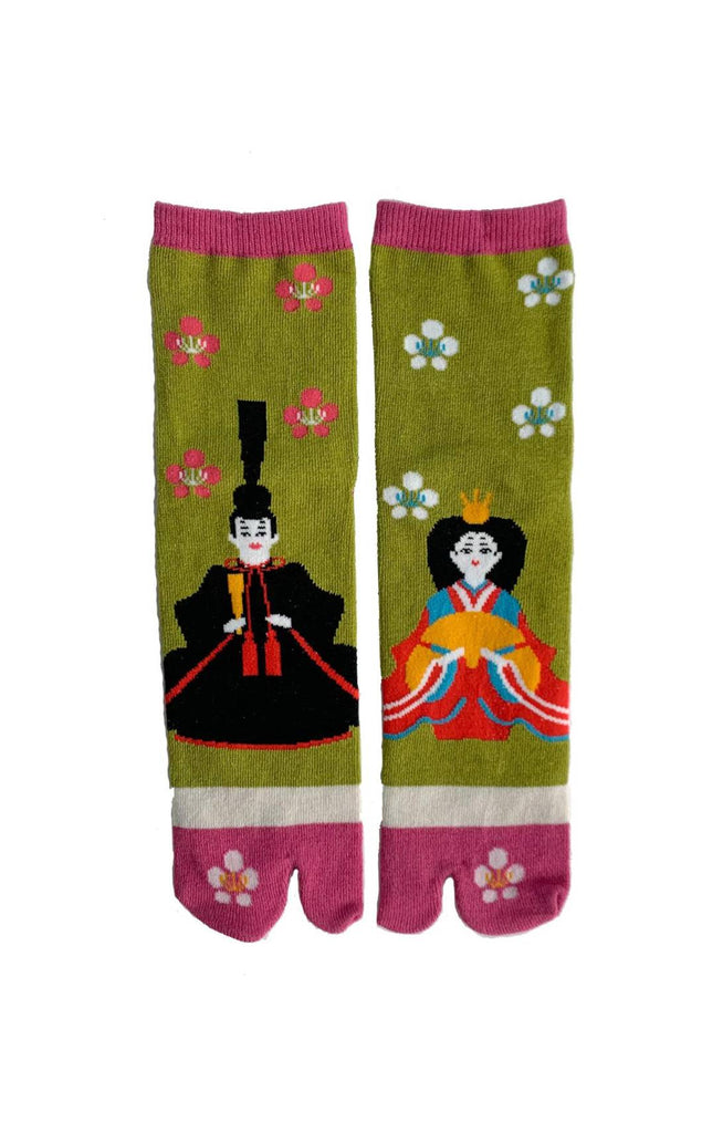 The pattern is inspired by the Japanese Hinamatsuri Festival, and features the Odairi-sama, the Ohina-sama, and plum blossoms