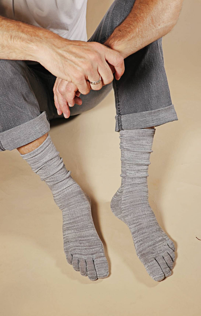 Artisan-Crafted Comfort: Lightweight Midcalf Toe Socks – NARASOCKS