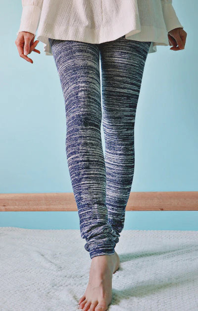 Product name "MOONROCK" HEATHER ORGANIC HEMP LEGGINGS front view of woman wearing blue
