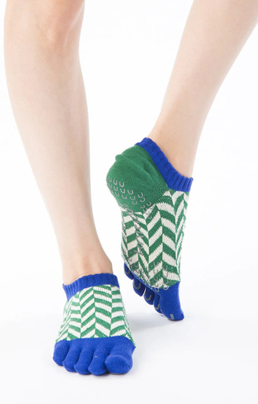 Knitido plus’s Organic Cotton Herringbone Footie Grip Toe Socks in Blue
