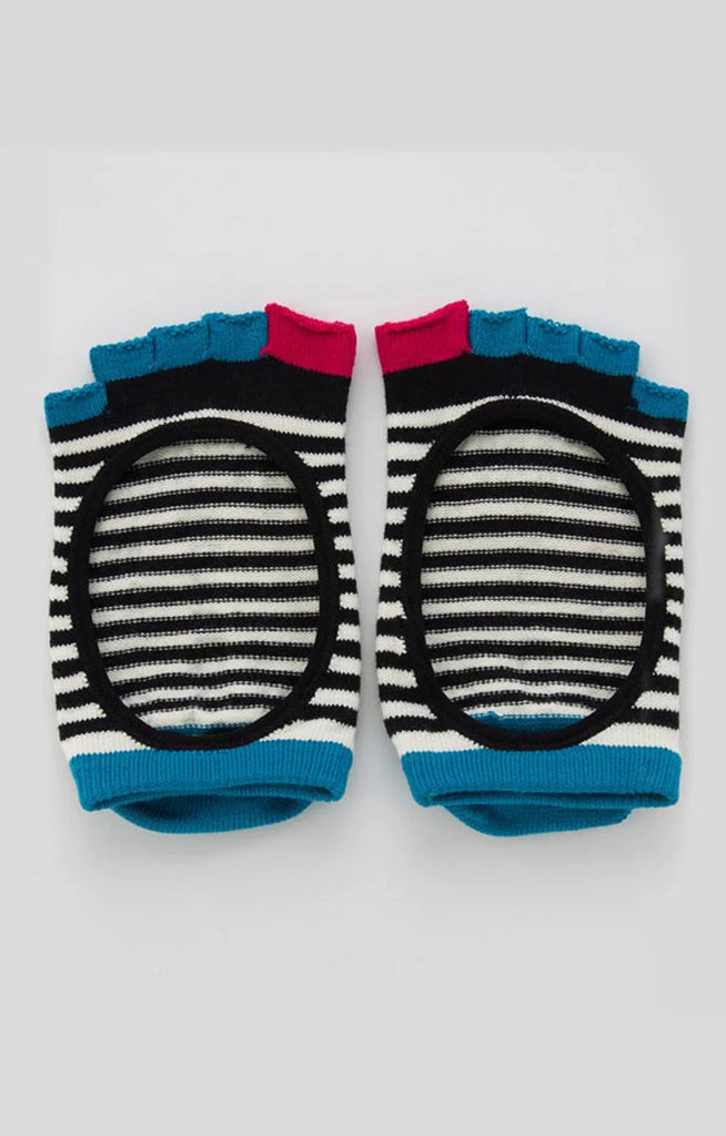 Knitted Plus’s Organic Cotton Stripes Open Toe Grip Liner Socks in black
