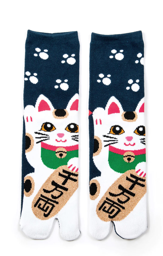 This is a photo of the product name MANEKINEKO TABI TOE SOCKS Navy, which is inspired by NINJA SOCKS's Japanese beckoning cat