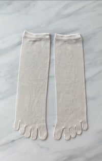 Tabbisocks Washable 100%Silk Toe Liner Socks in Natural